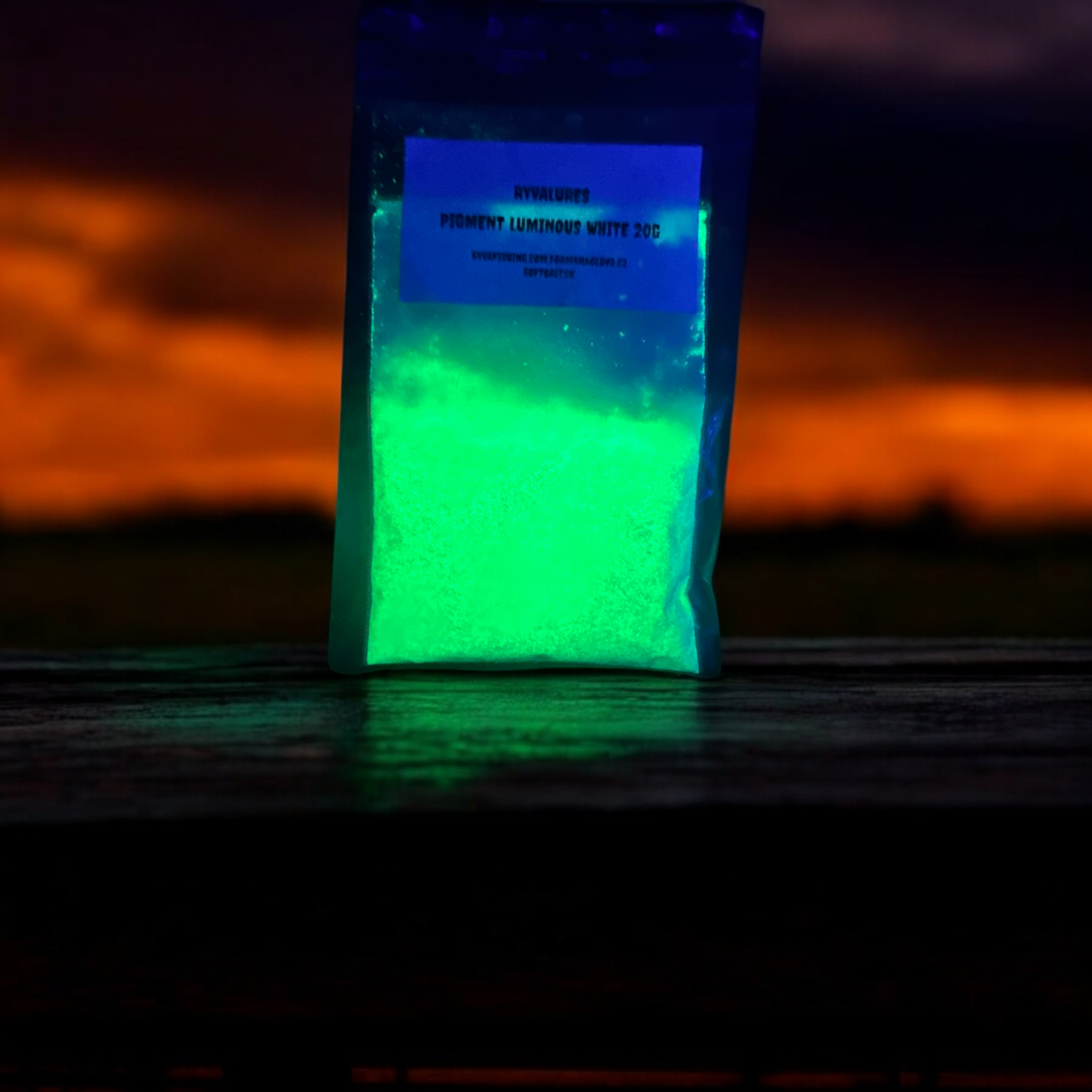 PIGMENTY LUMISENČNÍ