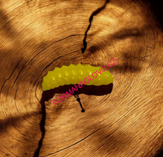 LARVA NA PSTRUHY WORM YELLOW 33MM-1,34G-10KS